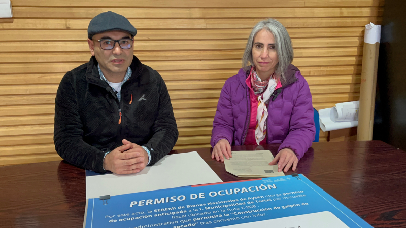 Caleta Tortel contará con galpón de secado de leña gracias a permiso otorgado por Seremi de Bienes Nacionales