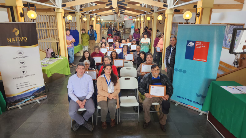 Personas emprendedoras de Cochrane fortalecen y muestran sus negocios con apoyo del FOSIS