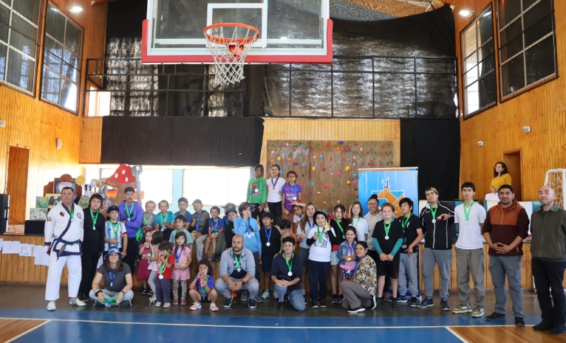 APRENDIZAJE, DIVERSIÓN Y COMUNIDAD: MÁS DE 200 NIÑOS Y NIÑAS CIERRAN TALLERES DE VERANO EN COCHRANE