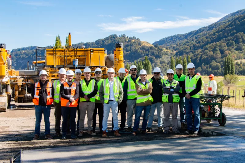 DELEGACIÓN PARAGUAYA VISITA OBRAS VIALES DEL MOP DE AYSÉN PARA REPLICAR TECNOLOGÍA EN SU PAÍS